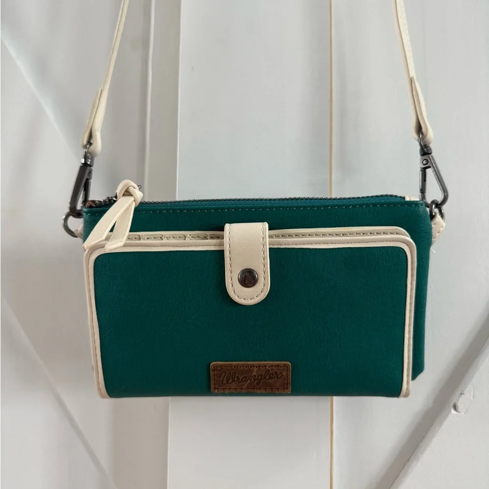 Wrangler Long Live Cowgirls Crossbody Clutch - Picture 3 of 6